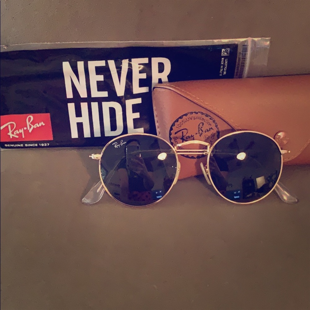 Ray-Bans sunglasses🕶